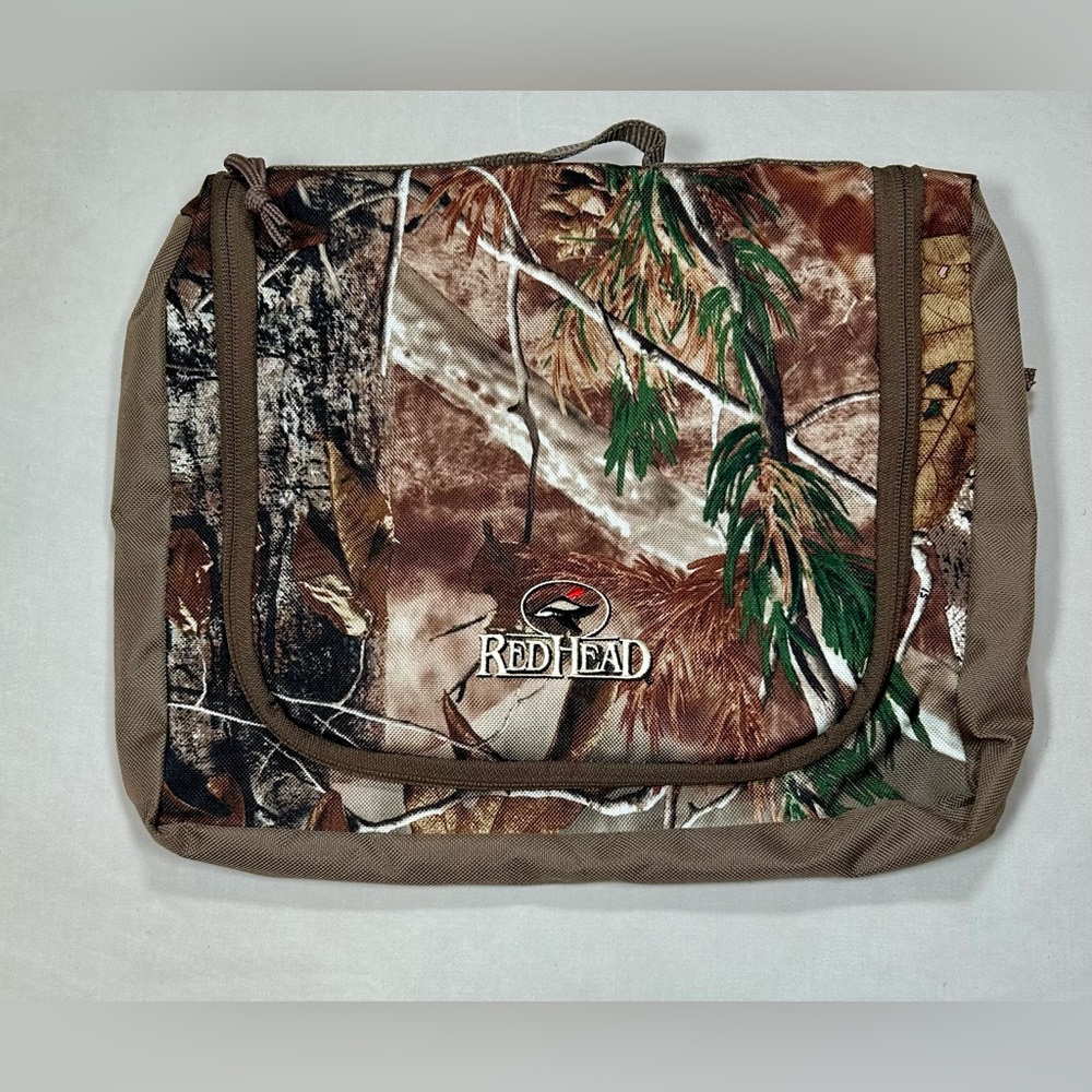 RED HEAD Camo Hunting Travel Toiletries Hang-up Bag Camouflage